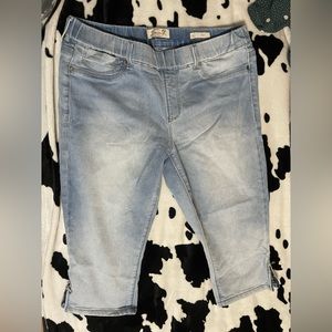 💙🌵Seven capris🌵💙